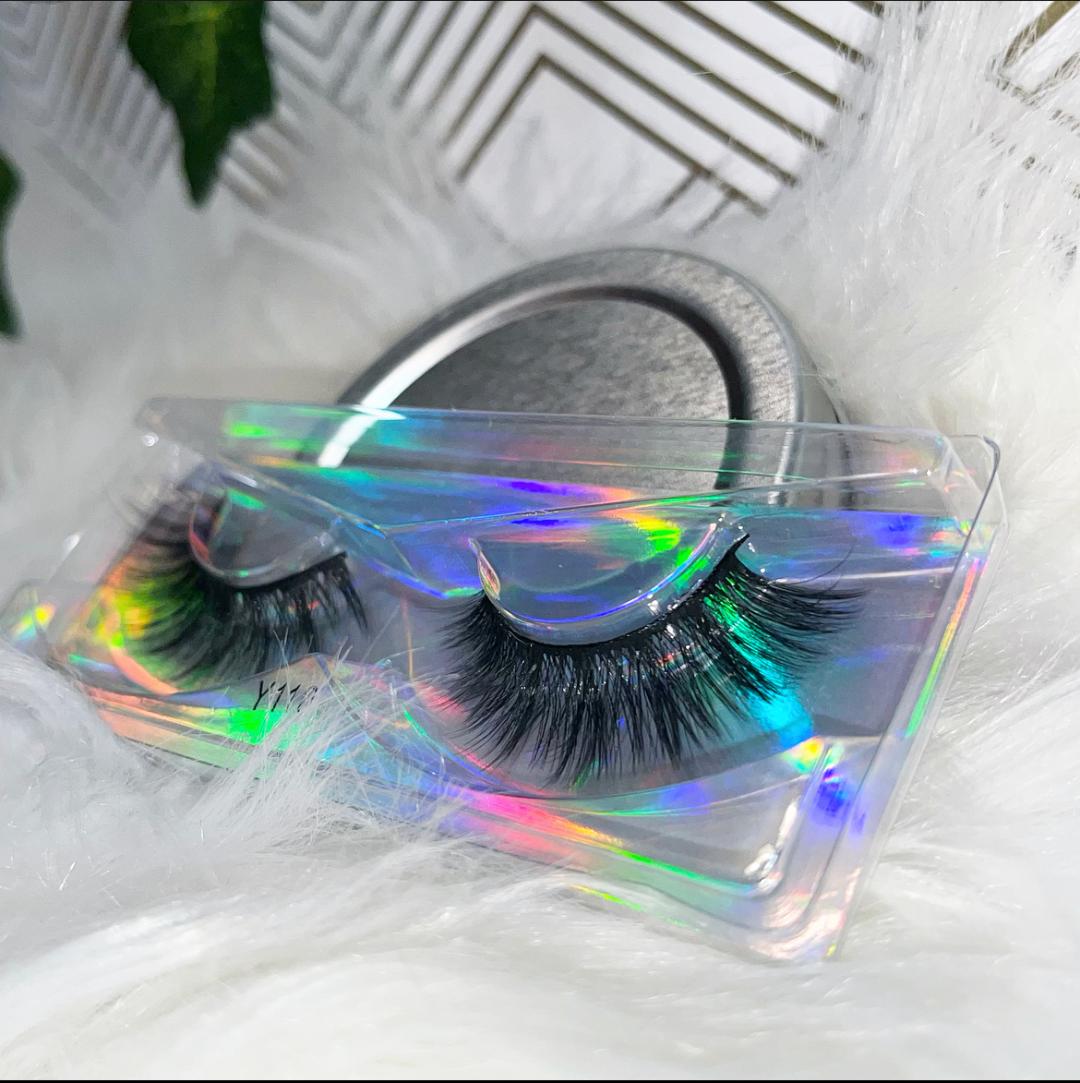 BADDIE LASHES